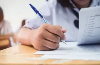 تقييم امتحان الفرنساوي لطلاب الثانوية.. سهل ولا صعب؟