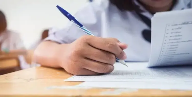  تقييم امتحان الفرنساوي لطلاب الثانوية.. سهل ولا صعب؟ 