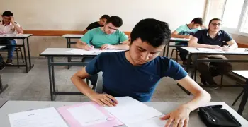 امتحانات الأضواء للصف الأول الثانوي الترم الثاني 2025 بالإجابات pdf