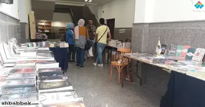 انخفاض الإقبال على معرض الكتاب بجامعة السويس في نسخته الثانية