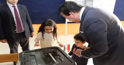 وزير التعليم العالي يدلي بصوته في انتخابات رئاسة الجمهورية