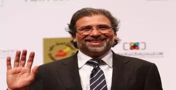 هل يعود المخرج خالد يوسف إلى مصر وما موقفه القانوني؟