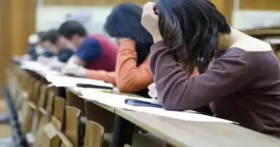 طالبة تحصد الدرجة النهائية رغم تسليم ورقة الإجابة فارغة