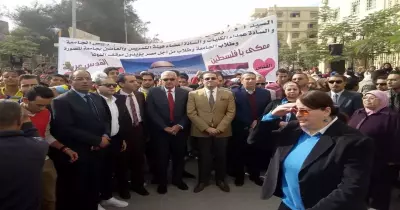 رئيس جامعة المنصورة يقود مسيرة تضامنية مع القدس (صور)