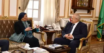 وزيرة البيئة تزور جامعة القاهرة.. والخشت يطالب برفع الوعي البيئي للمواطنين