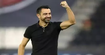 هل يتولى تشافي تدريب برشلونة؟.. لاعب البلوجرانا السابق يعلن موقفه