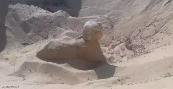 اكتشاف تمثال ملكي يشبه أبو الهول في مصر