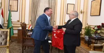 رئيس جامعة القاهرة يطالب بنقل الرياضة من الصراع البغيض إلى المنافسة المحترمة