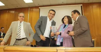 أسامة منير يتحدث عن السعادة في جامعة عين شمس