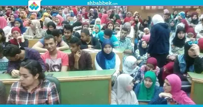 برلماني يطالب بمنع دخول طلاب «البناطيل المقطعة والسلاسل» للحرم الجامعي