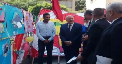 رئيس جامعة الزقازيق يفتتح معرض «إبداع» لأنشطة الأسر بكلية التجارة