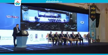 انتقاد رئيس الحكومة بعد تغيبه عن مؤتمر تطوير التعليم