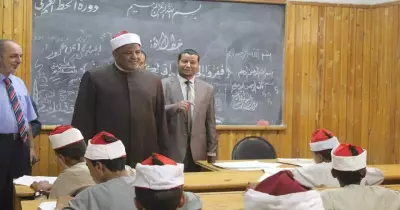 وكيل الأزهر يتفقد امتحانات قبول طلاب الثانوية بشعبة العلوم الإسلامية