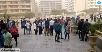 توافد طلاب الكليات على مقر انتخاب اتحاد جامعة حلوان