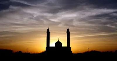 موعد أذان المغرب الساعة كام يوم عاشوراء 2026؟