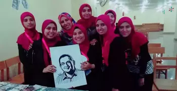 طالبات جامعة الفيوم ينظمن ندوة لتكريم الراحل أحمد خالد توفيق (صور)