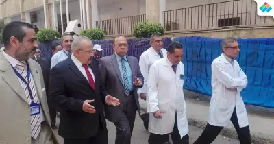في ثاني أيام الكشف الطبي للطلاب الجدد.. رئيس جامعة القاهرة يتفقد مستشفى الطلبة (صور)