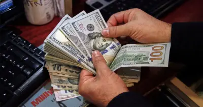 سعر صرف الدولار اليوم.. مقارنة داخل البنوك