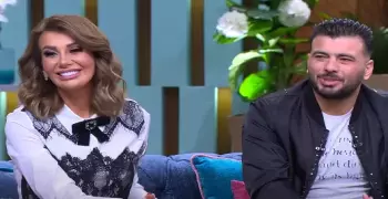 يارا نعوم زوجة عماد متعب تتنمر على مربية أطفال وتصفها بالمقملة