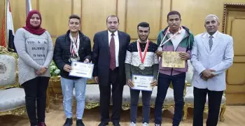 جامعة بني سويف تكرم الطلاب المتفوقين في المجالات البحثية والرياضية