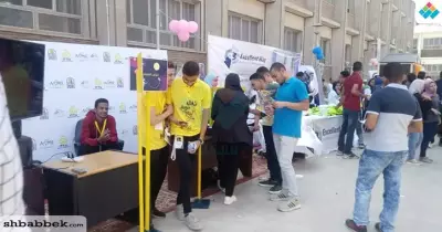 الكيانات الطلابية تعرض خدماتها على طلاب «هندسة أسيوط» في أول أيام الدراسة