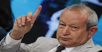 نجيب ساويرس يشكو من بطء الإنترنت في مصر ورد عاجل من فودافون وأورنج واتصالات