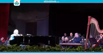 «عمر خيرت» يشعل حفل جامعة القاهرة(صور)
