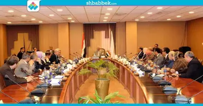 جامعة المنصورة تتراجع أمام البرلمان.. مخالفات علمية قد تطيح برئيس الجامعة