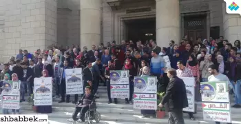وقفة احتجاجية محدودة في جامعة القاهرة لنصرة القدس (صور)