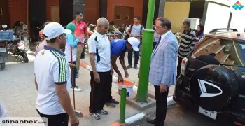 بالصور.. طلاب جوالة سوهاج يشاركون في نظافة مقرهم بحضور رئيس الجامعة