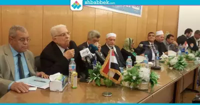 مسئول هيئة تدريس الأزهر في مؤتمر ضد الطيب: تسلم الأيادي
