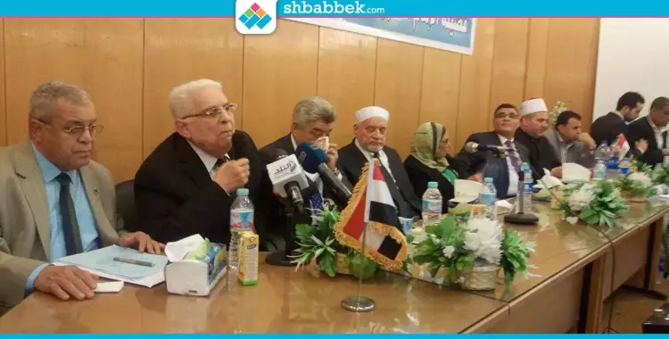  مسئول هيئة تدريس الأزهر في مؤتمر ضد الطيب: تسلم الأيادي 