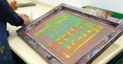 ظهرت الطباعة بالشاشة الحريرية لدى اليابانيون صواب خطأ