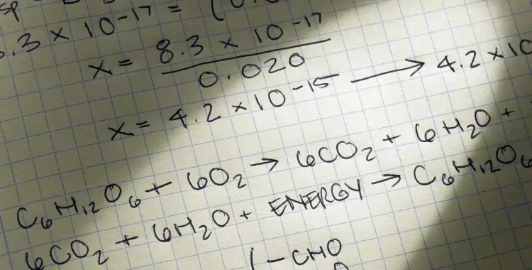  الخطوة الأولى في جميع الحسابات الكيميائية.. ما هي؟ 