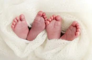 ولادة توأم بعد وفاة الأم بدقائق في سوهاج.. تفاصيل اللحظات الأخيرة