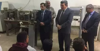 نائب رئيس جامعة المنيا يتفقد ورش تعليم صيانة الثلاجات والتكييف (صور)