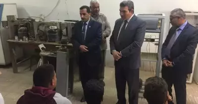 نائب رئيس جامعة المنيا يتفقد ورش تعليم صيانة الثلاجات والتكييف (صور)