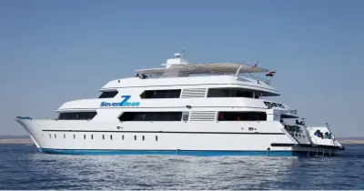 حادث لنش سياحي بمرسى علم.. إنقاذ 21 سائحا من الموت