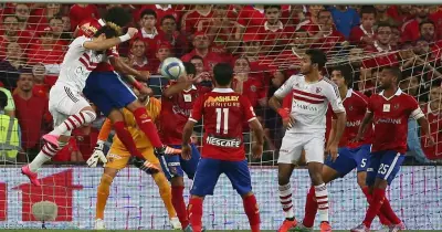 الملايين يترقبون كلاسيكو العرب في أبوظبي.. وهذه أبرز غيابات الأهلي والزمالك