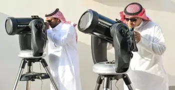 لحظة عبور كوكب عطارد أمام قرص الشمس
