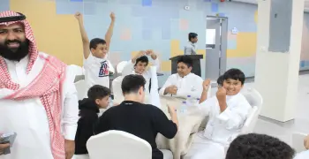 تعبير عن نفسي بالإنجليزي أول متوسط قصير ومترجم