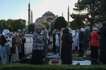 موعد صلاة عيد الفطر في تركيا 2026 بكل المدن