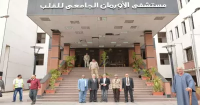 الإعلامي شريف عامر في جولة بالمستشفيات الجامعية بأسيوط (صور)