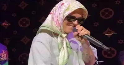 جاستن بيبر يرتدي الحجاب في إحدى حفلاته فيديو وصور