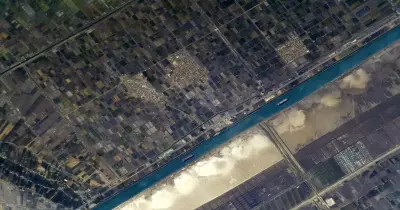 صور عجيبة لمصر والأهرامات وقناة السويس من سفينة فضاء