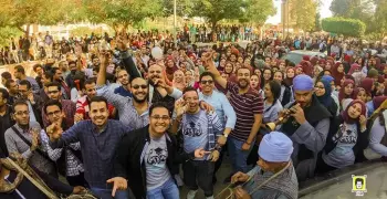 «حمّو بيكا» يثير الجدل في جامعة أسيوط.. شاهد تفاعل الطلاب مع مهرجاناته