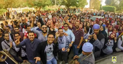 «حمّو بيكا» يثير الجدل في جامعة أسيوط.. شاهد تفاعل الطلاب مع مهرجاناته