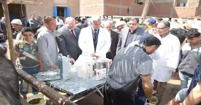 رئيس جامعة المنوفية في قافلة بيطرية لإحدى القرى بالمحافظة