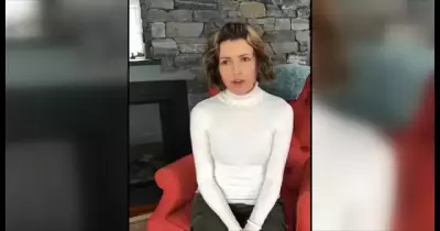 بصوت جميل مغنية أمريكية ترتل «آية الكرسي» وهي لا تتقن اللغة العربية (فيديو)