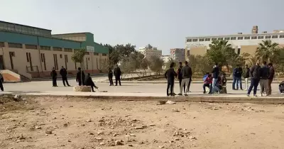 أزمة طلاب علوم طبية تتفاقم.. أمن بني سويف يفض وقفة تضامنية مع المفصولين